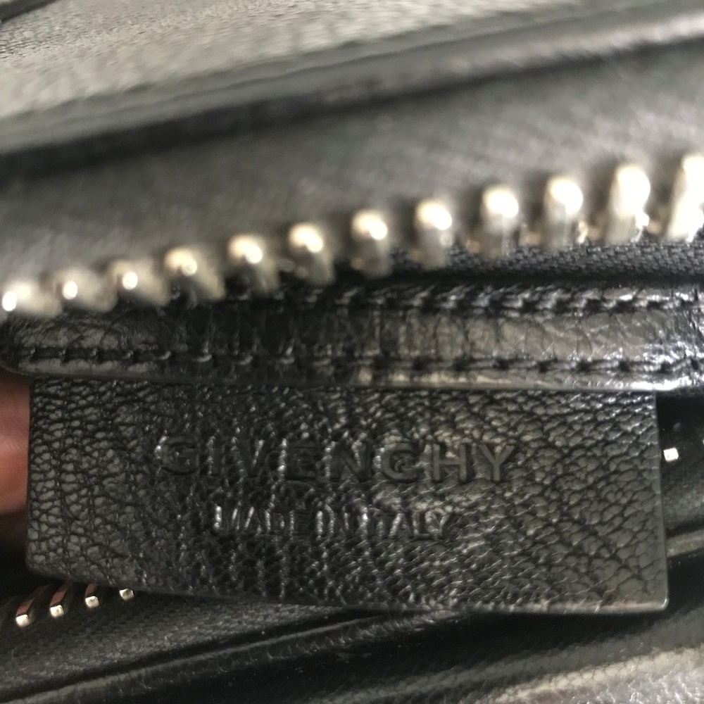 Givenchy Antigona Sugar Medium Black Textured Bag - Picture 8 of 8